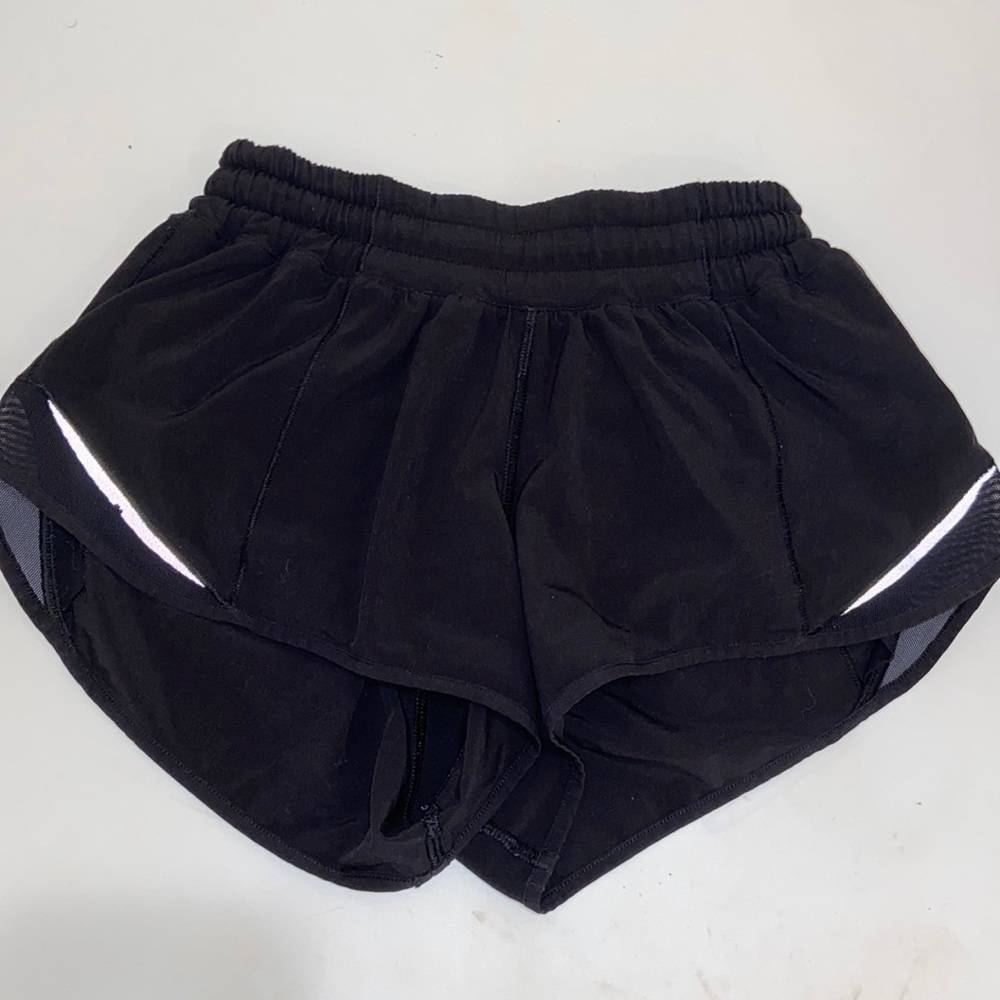 Lululemon Hotty Hot Short 2.5 Size 2 Black